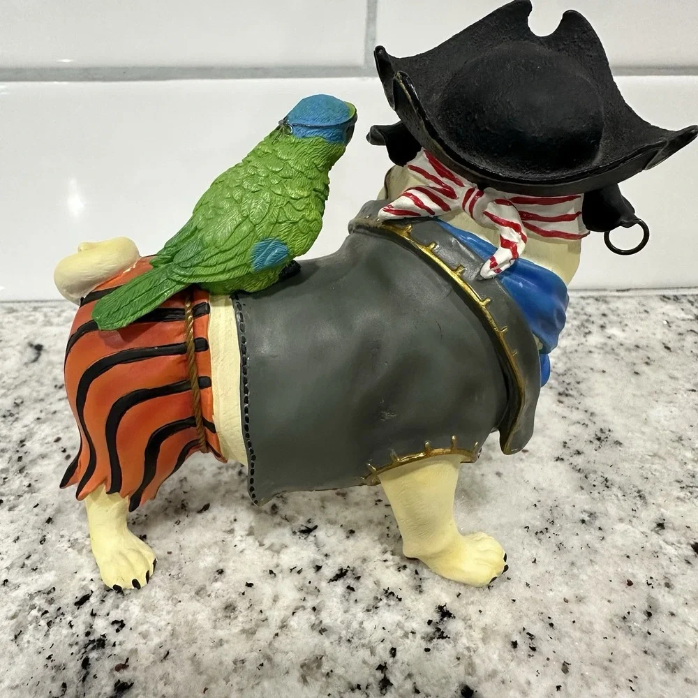 #16110 PUG-NACIOUS, PUGGY THE PIRATE‎ PUG FIGURINE EUC
